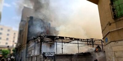 آتش‌سوزی انبار لوازم یدکی موتورسیکلت در خیابان مولوی
