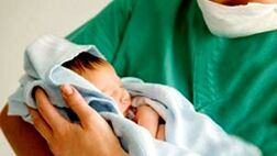 مدت مرخصی برای وضع حمل های سه قلو و بیشتر، یکسال است