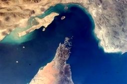 فقط ۴ کشتی روز دوشنبه از تنگه هرمز عبور کرد 