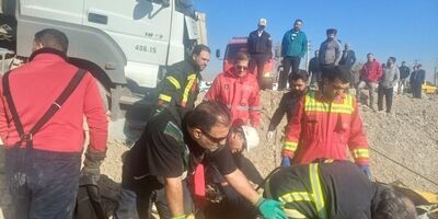 برخورد مرگبار تاکسی با تریلی در محور پاکدشت-ورامین با ۵ کشته 