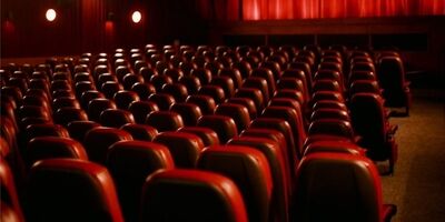 عرضه بلیت نیم‌بها سینما برای هفته کتاب
