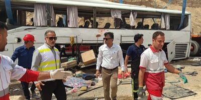 ۸ فوتی و ۱۶ مصدوم در واژگونی اتوبوس در محور عسلویه به سیراف
