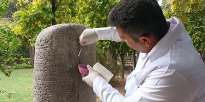 ستون سنگی رامگرد در موزه پارس شیراز مرمت شد
