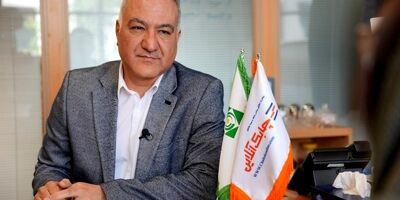 انتظار نصب یک اپلیکیشن از سوی مشتریان با هدف خرید یک بیمه نامه صحیح نیست + فیلم