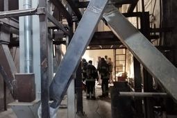 آتش‌سوزی در یک کارخانه تولید آرد در شیراز مهار شد
