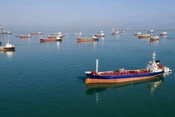 تردد کشتی‌ها در تنگه هرمز تا 94 درصد کاهش یافت 