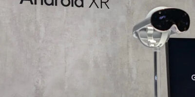 نمایش قابلیت ترجمه هم‌زمان اندروید XR با زبان فارسی

