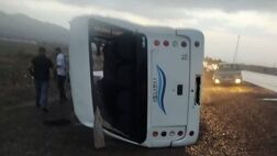 واژگونی مینی بوس کارگران در آرادان