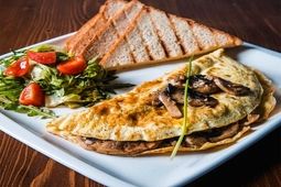 طرز تهیه املت اسپانیایی با شیر ؛ صبحانه ای مقوی و خوشمزه
.