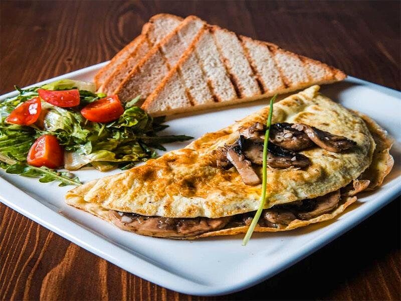 طرز تهیه املت اسپانیایی با شیر ؛ صبحانه ای مقوی و خوشمزه
.