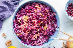 طرز تهیه سالاد کلم قرمز و انار مجلسی رستورانی
