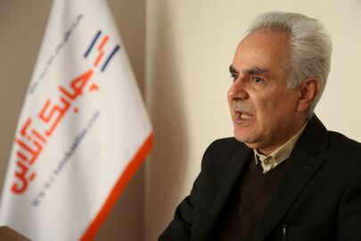 معاون مالی و اداری شرکت بیمه کارآفرین