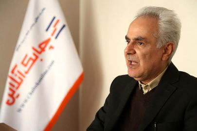 معاون مالی و اداری شرکت بیمه کارآفرین