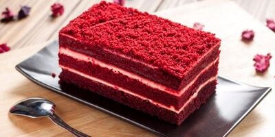 طرز تهیه یک کیک عاشقانه برای مراسم های خاص
