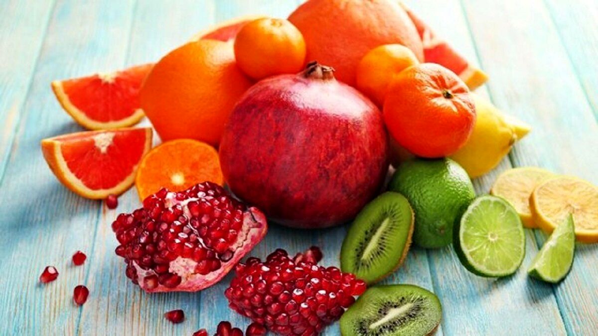چهار میوه پرفیبر که به کاهش وزن کمک میکنند