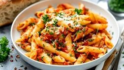 پاستا گوجه ای؛ طعم جدید پاستا بدون مرغ و گوشت
