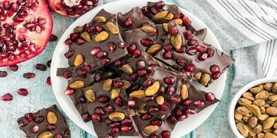 طرز تهیه شکلات یلدایی آسان در منزل
