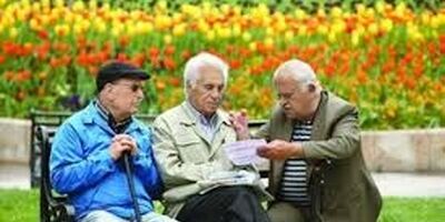 می‌خواهند قانون مدیریت خدمات کشوری را به ضرر بازنشستگان تغییر دهند/ عقب‌ماندگی شدید حقوق از تورم