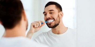 نقش مسواک زدن و استفاده از نخ دندان در جلوگیری از آلزایمر
