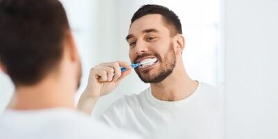 نقش مسواک زدن و استفاده از نخ دندان در جلوگیری از آلزایمر
