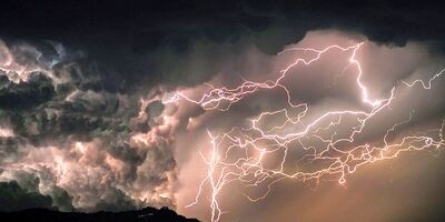 ۷۲ راس گوسفند در مهاباد بر اثر برخورد صاعقه تلف شدند
