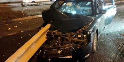 تصادف مرگبار دنا با گاردریل در بزرگراه آزادگان
