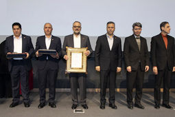 تجلیل از 26 رییس شعبه بانک ملت در گردهمایی روسای موفق شبکه بانکی کشور
