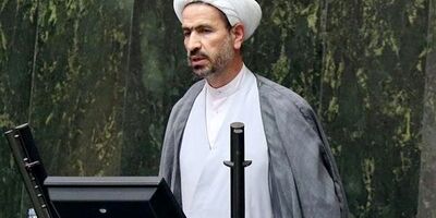 تعداد افرادی که بیمه پرداخت می‌کنند در حال کاهش هستند