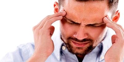 ۱۵ راهکار طبیعی برای درمان سردرد‌های مزمن و میگرنی  کدام است؟