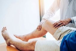 علائم واریس؛ از سردی و سنگینی پاها تا خارش و تورم