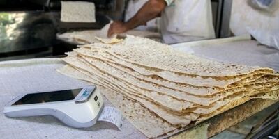 استقبال مردم از فروش نان با کارتخوان هوشمند