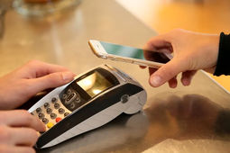 پرداخت الکترونیک چیست؟ انواع سیستم‌ها، مزایا و الزامات امنیتی تراکنش‌های دیجیتال