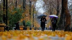 برف و باران در جاده‌های ۱۳ استان کشور