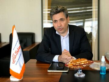 علی فرزین