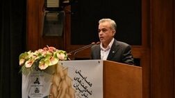 بانک‌ها بیشترین درآمد و پتروشیمی‌ها بیشترین صادرات را دارند