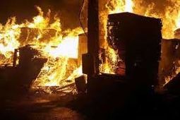 نجات چهار نفر در حادثه آتش‌سوزی یک واحد مسکونی در پردیسان
