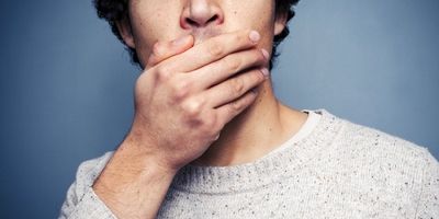 بوی بد دهان را چطور درمان کنیم؟
