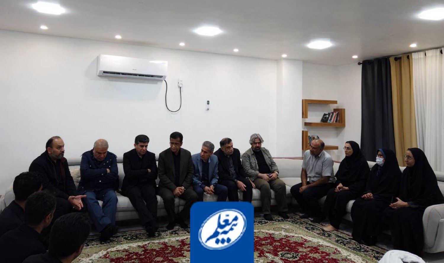 دیدار مدیرعامل بیمه معلم با خانواده شهدای دانش‌آموز در میناب