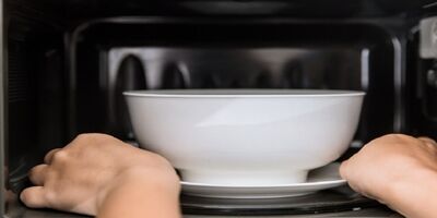 کدام غذا‌ها هرگز نباید دوباره گرم شوند؟