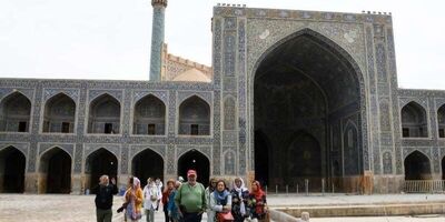 میزان ورودی گردشگران خارجی به ایران  ۳۷ درصد کمتر از دوران پیش از همه‌گیری کرونا است