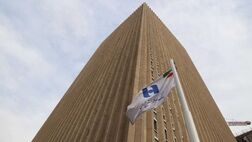 ردای سبز بر تن "وبصادر" می‌نشیند