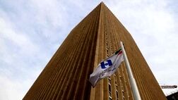 ردای سبز بر تن "وبصادر" می‌نشیند