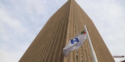 ردای سبز بر تن "وبصادر" می‌نشیند
