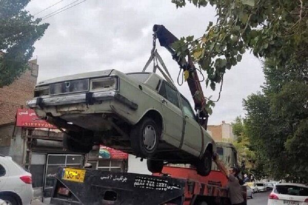 ۸۷۰ خودروی فرسوده رهاشده در معابر تهران شناسایی شد