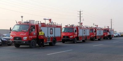 مرگ دو کارگر در پی حریق انبار چوب و کارتن در جاده ساوه
