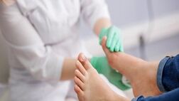 بیماران دیابتی مراقب سلامت پاهای خود باشند
