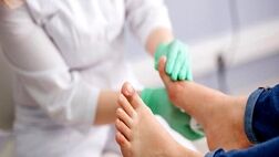بیماران دیابتی مراقب سلامت پاهای خود باشند
