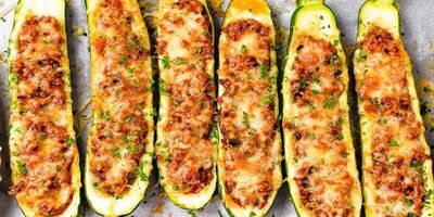 طرز تهیه کدو سبز شکم پر با گوشت چرخ کرده و پنیر پیتزا
