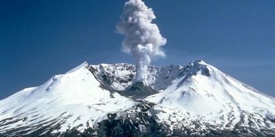 فوران آتشفشان کانلائون در مرکز فیلیپین
