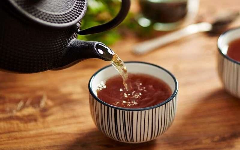 چرا نباید بعد از غذا بلافاصله چای بخورید؟